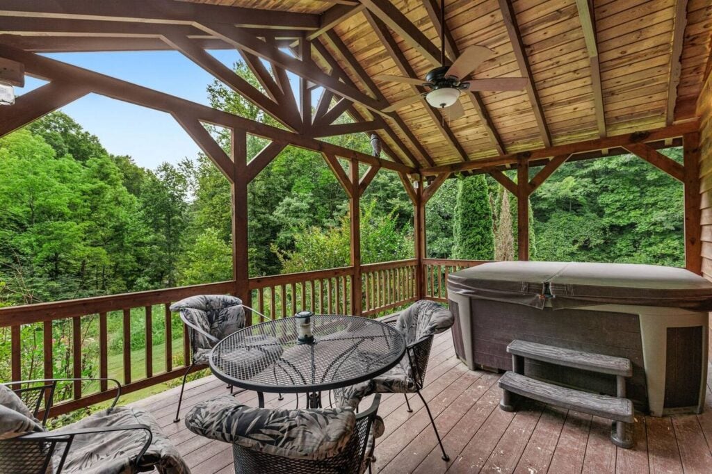 51ba578e-0aa9-455c-8e92-e3d4ed62ef72